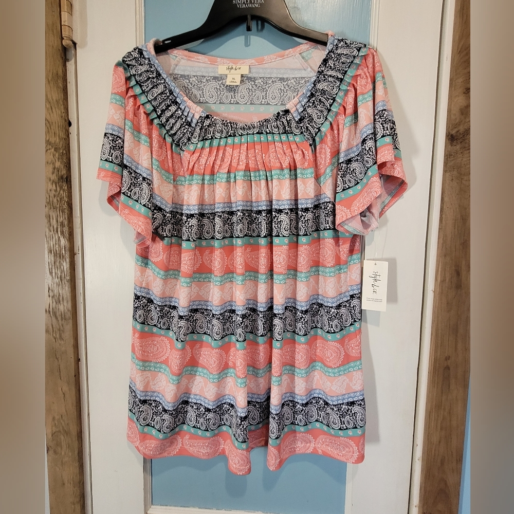 Woman's short sleeve top